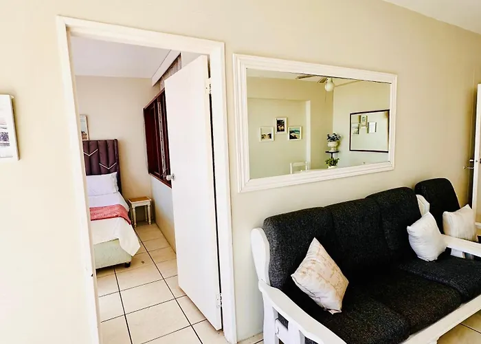 Nomacurvy Beach Front Accommodation