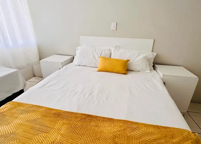 Nomacurvy Beach Front Accommodation
